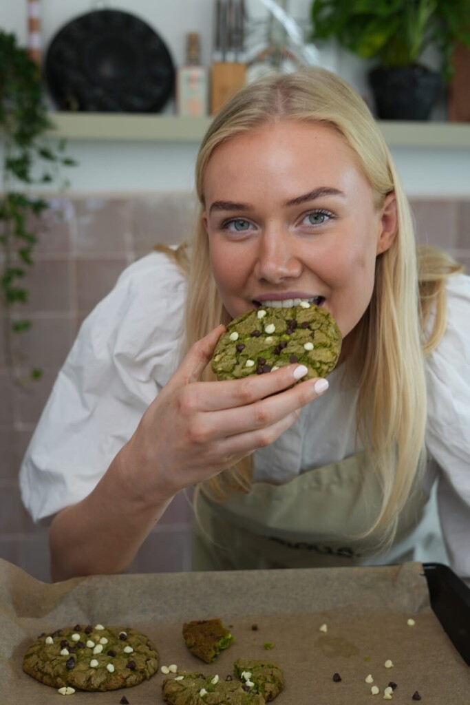 matcha chocolate chip cookies