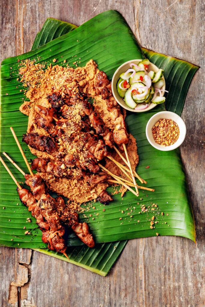 saté ayam met pittige bumbu kacang & acar ketimun