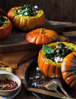 gevulde pompoen met feta & ingemaakte citroen