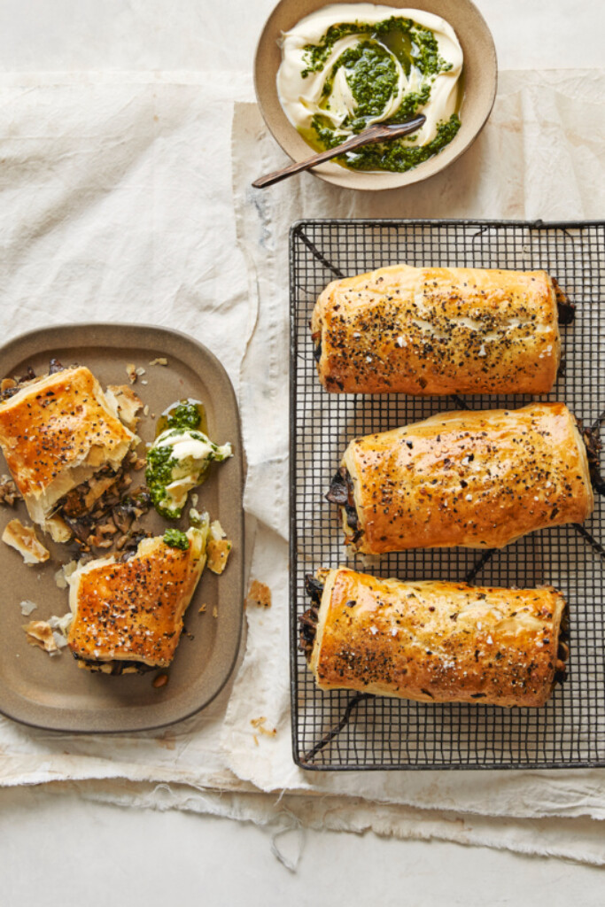 paddenstoelrolletjes met pesto-room