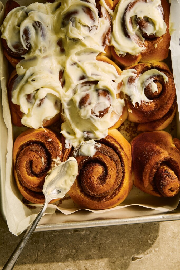 Amerikaanse cinnamon rolls uit Buns van Louise Hurst