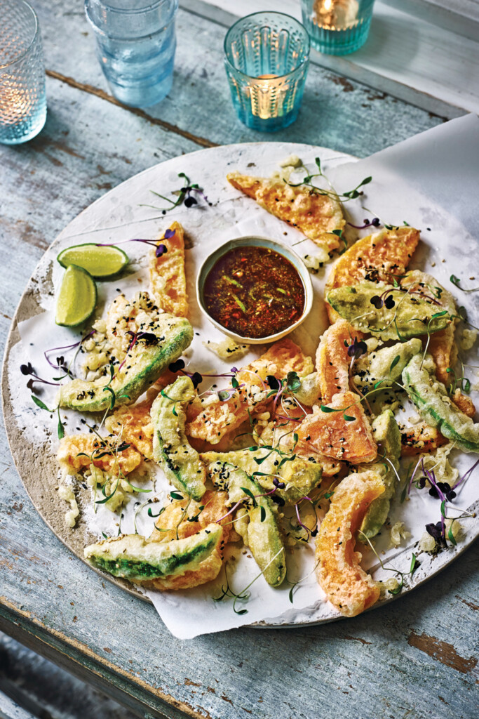 avocado- en pompoen tempura met ponzu-vinaigrette