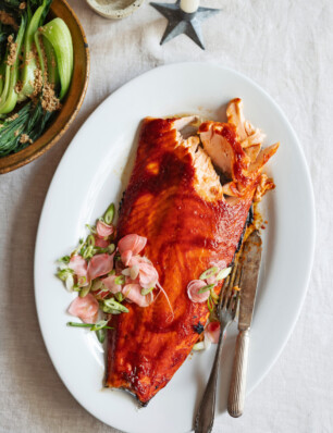 gochujang zalm met sesam-boksoi & radijspickle