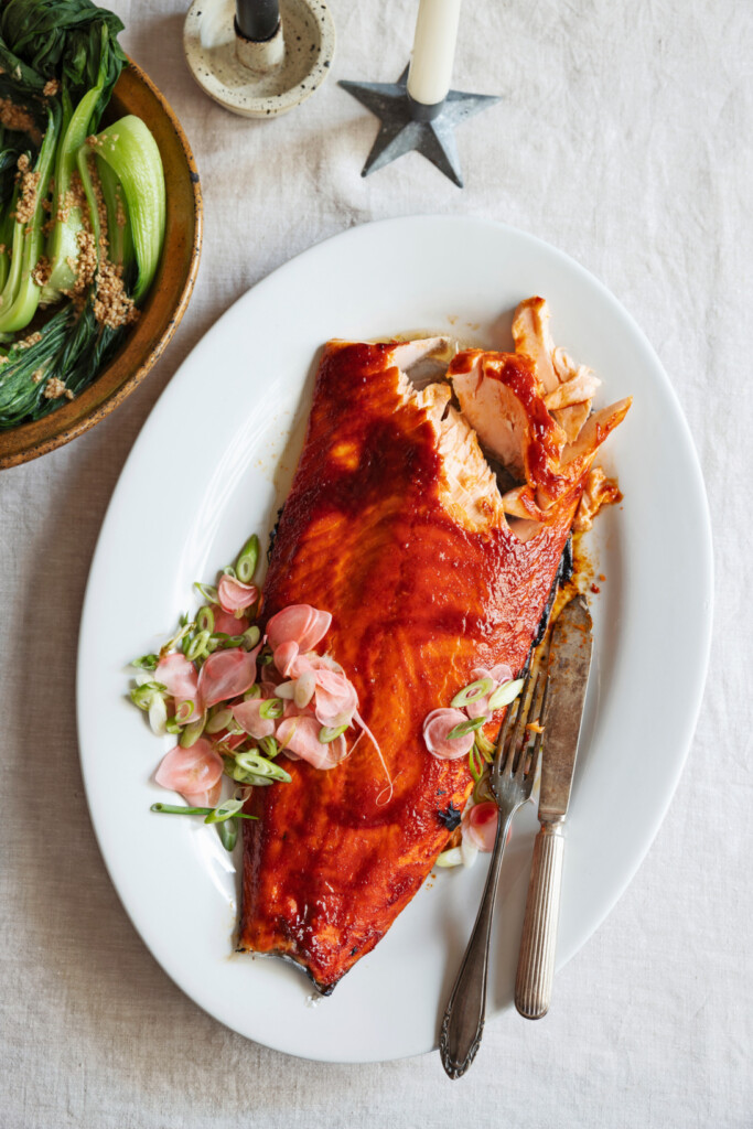 gochujang zalm met sesam-boksoi & radijspickle
