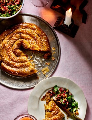 paddenstoelbörek met kruidensalade