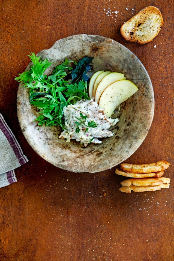 appel-forelsalade met gember en zuurdesemkrokant