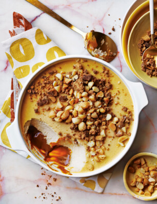banoffeepudding met witte-chocoladecrumble