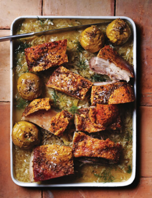 krokante varkensbuik met zuurkool en tijm