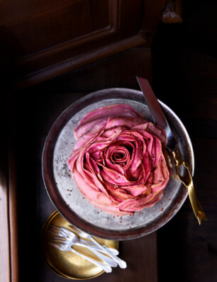 negroni-rozentaart met amarenekersen