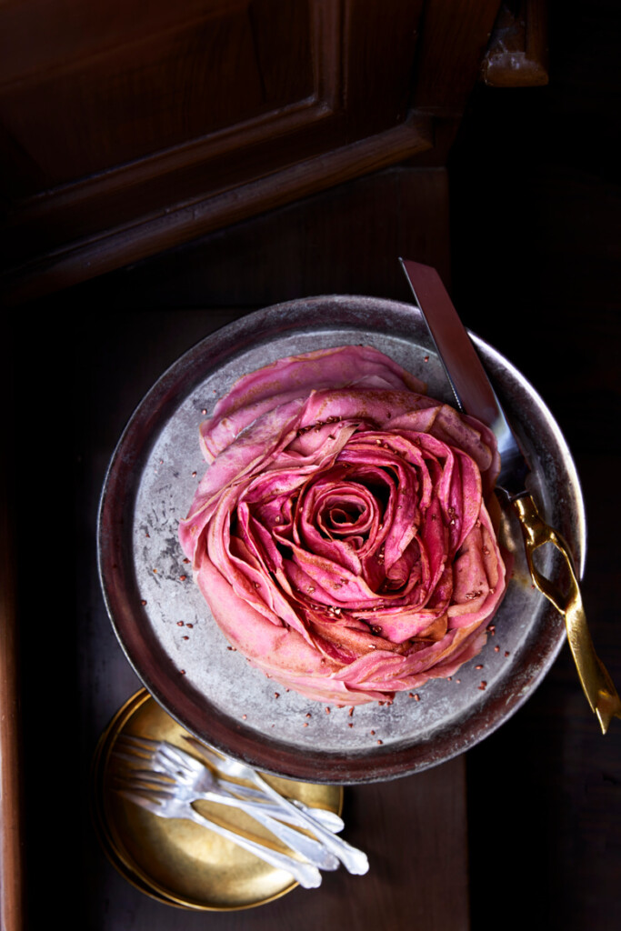 negroni-rozentaart met amarenekersen