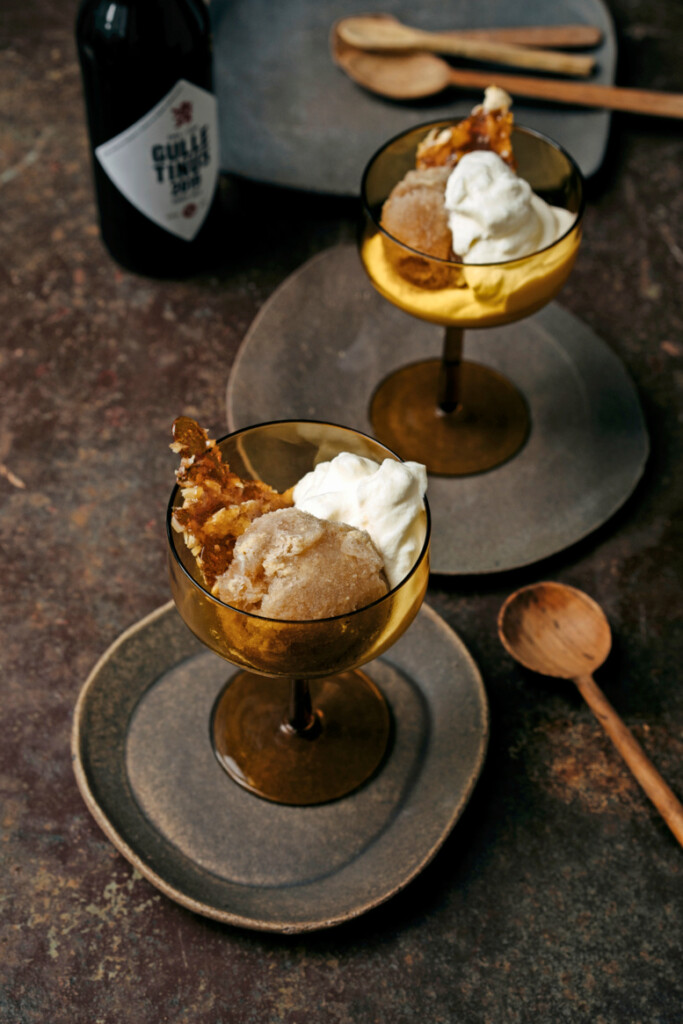 port barrel aged sorbet met notenkaramel en geslagen boerenroom