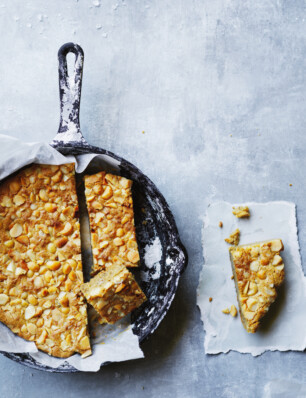 blondies met witte chocolade en macadamia