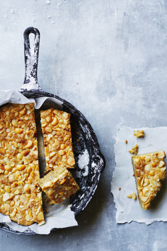 blondies met witte chocolade en macadamia