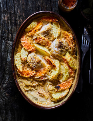 romige zuurkool met ’nduja en kabeljauw uit de oven