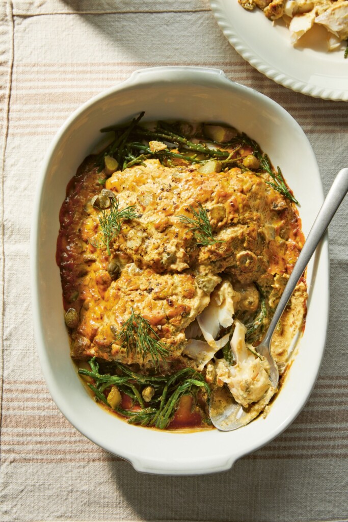 schelvis uit de oven met miso-mosterd, cornichons en zeekraal