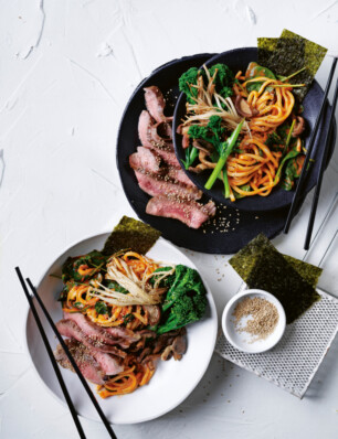sesamsteak met gochujang noedels
