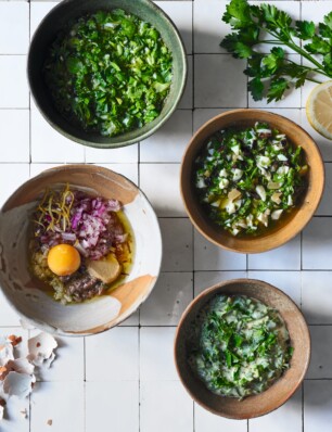 sauzen met hardgekookt ei uit het boek Ei!