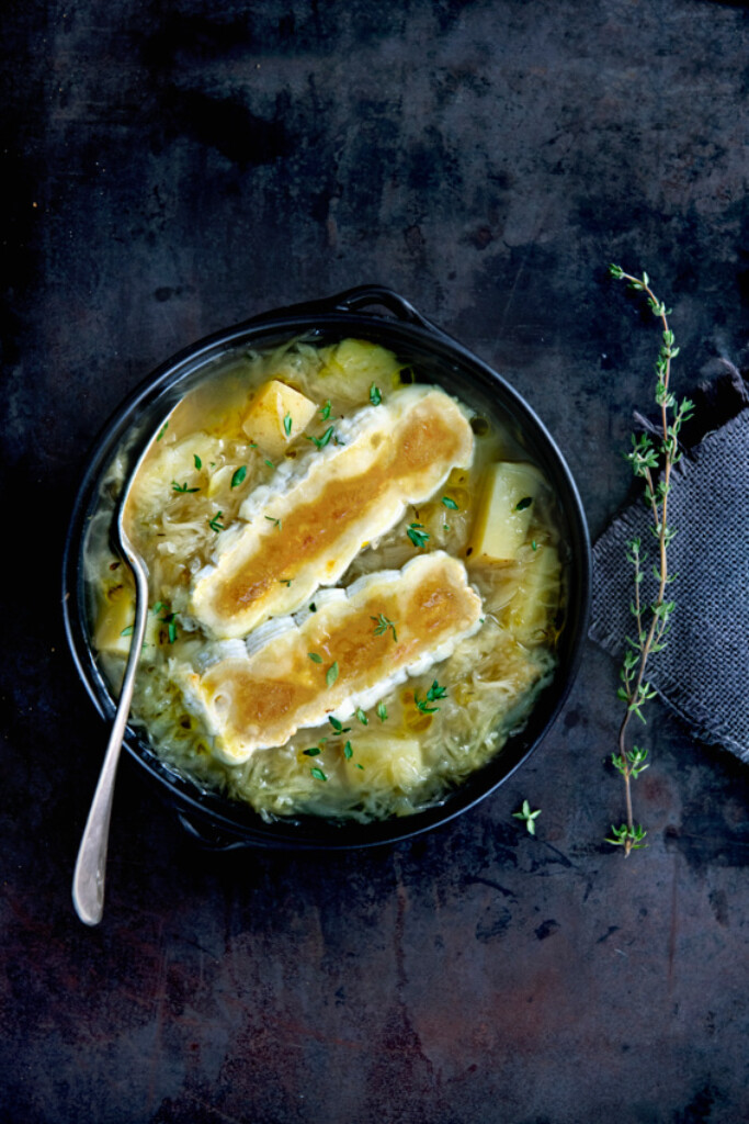 gegratineerde zuurkoolsoep met riesling & camembert