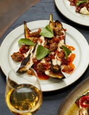 Ottolenghi opent een restaurant in Amsterdam – en aanschuiven kan deze week al!