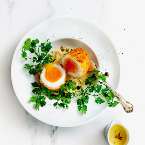 Krokant ei met kervelsalade