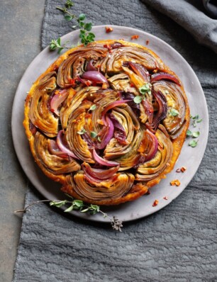 artisjok en rode ui-tarte tatin