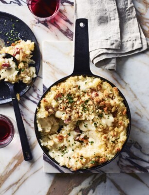 Napolitaanse aardappel-flan (gattò di patate) met pancetta en fontina