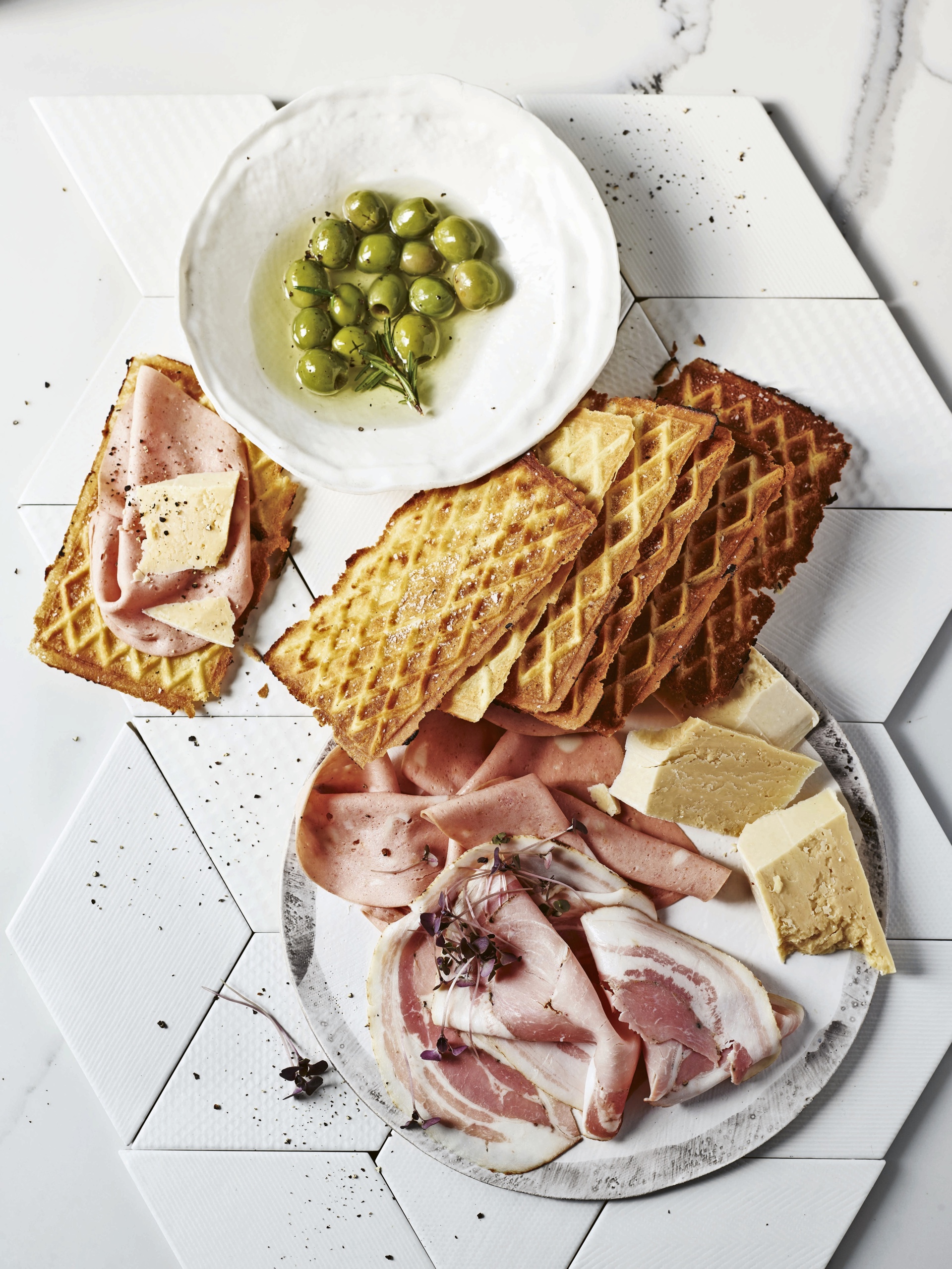 pizzelle salate met olijfoliewafels