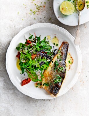 zeebaars met limoenboter & salade
