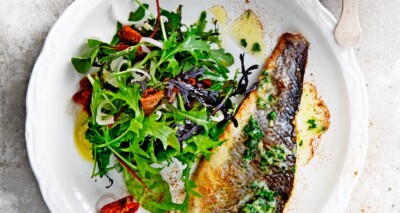 zeebaars met limoenboter & salade