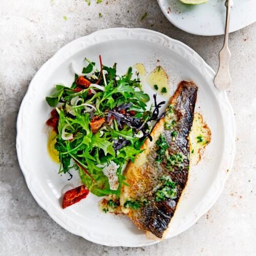 Zeebaars met limoenboter en salade philippi