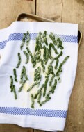 busiate: zo rol je de pasta in de juiste vorm