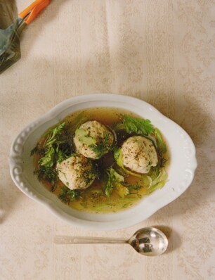 matzeballensoep: het allerbeste recept uit Something from Nothing