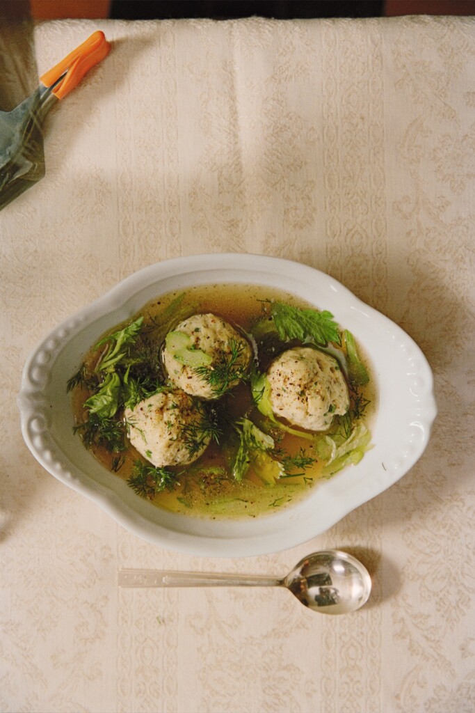 matzeballensoep: het allerbeste recept uit Something from Nothing