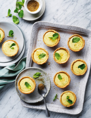 limoencurdtaartjes met rum en munt – van Ottolenghi