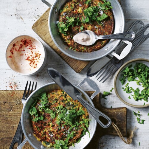halloumi fritters met doperwten