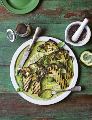 gegrilde broccoli met green goddess-basilicumdressing