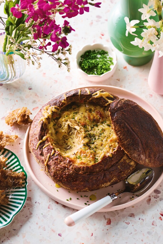 gevuld brood met romige Franse uidip