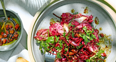 salade van rode biet, radicchio & pancetta-balsamicodressing