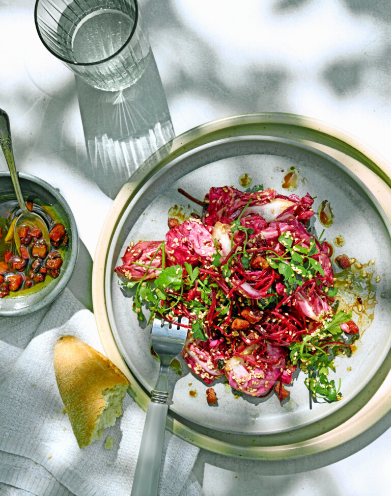 Salade van rode biet, radicchio & pancetta-balsamicodressing