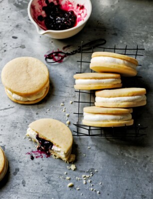 zandkoekjes met bramen-limoenjam