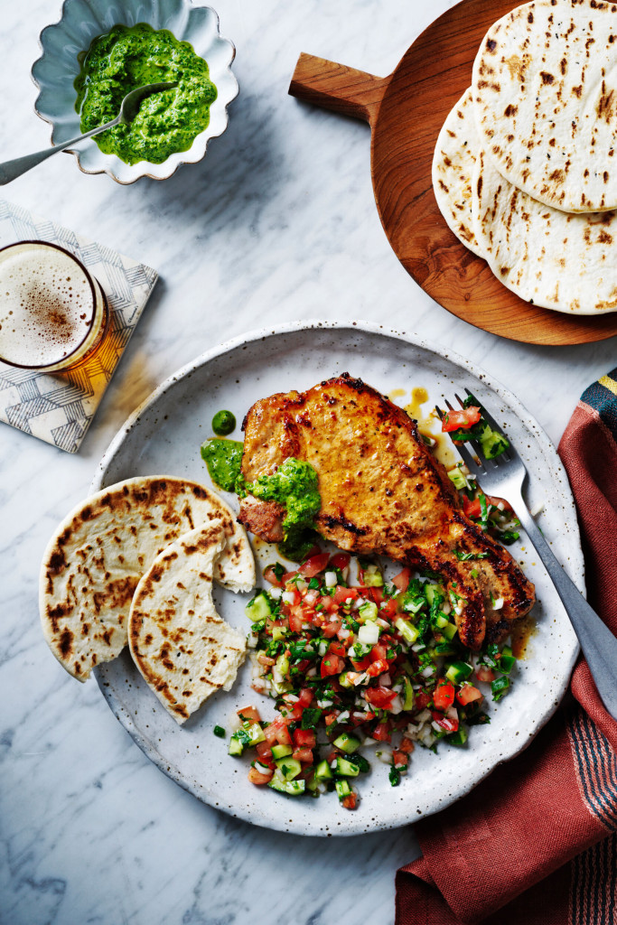 varkenskoteletten met uiensalade & korianderchutney